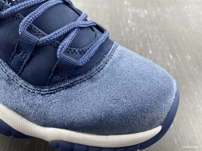 11 AR0715-441 Navy Midnight Air Jordan WMNS Velvet 0731